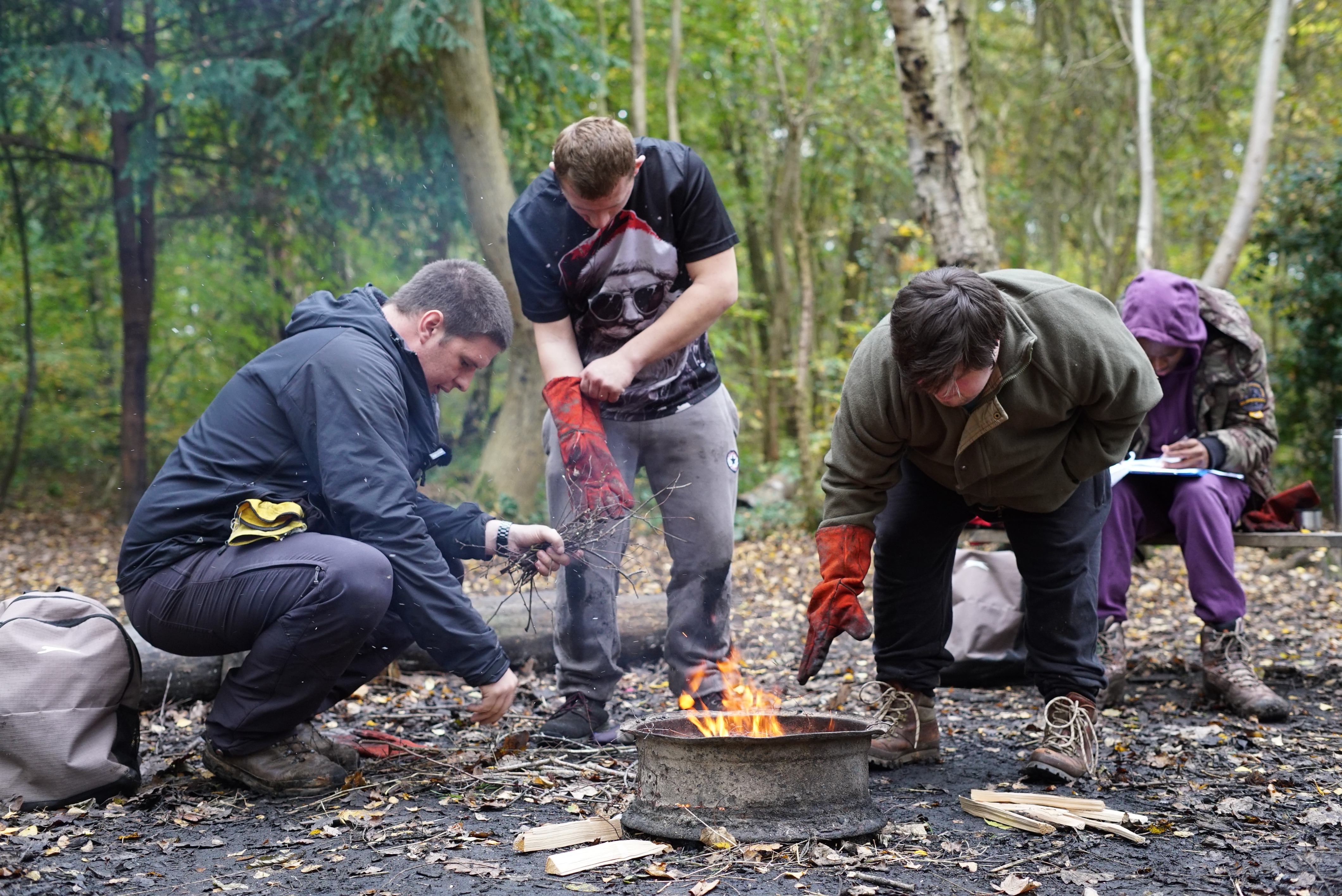 https://search3.openobjects.com/mediamanager/nottingham/fsd/images/jacob_with_dan_and_kyle_-_smokey_2.jpg