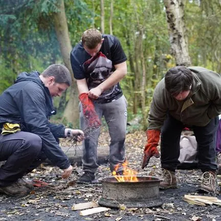 https://search3.openobjects.com/mediamanager/nottingham/fsd/images/jacob_with_dan_and_kyle_-_smokey_2.jpg