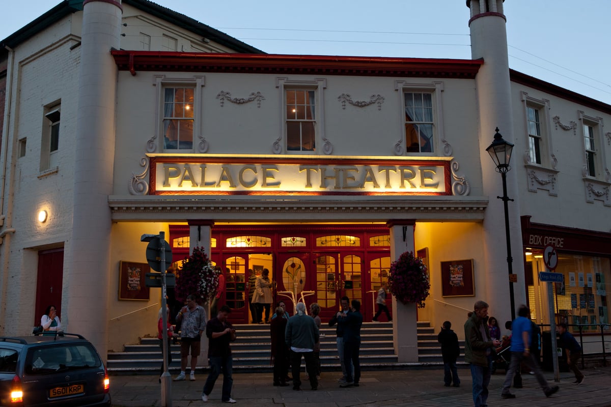 Palace Theatre at night