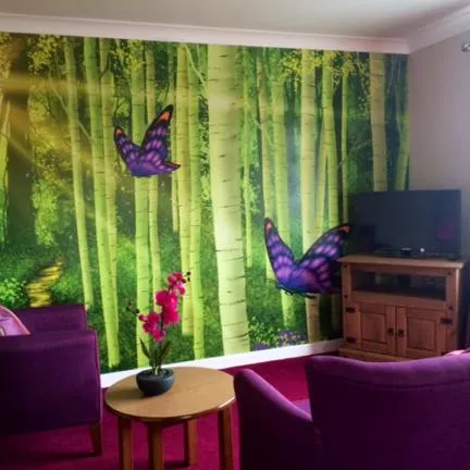 Deluxe Bedroom Seating Area