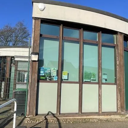 Exterior shot of Skegby and Stanton Hill Library
Large windows